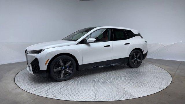 Photo of 2025 Mineral White Metallic BMW iX