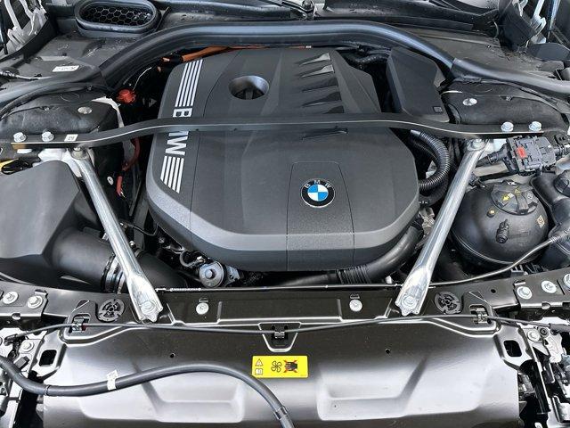 Photo of 2025 Mineral White Metallic BMW 750e