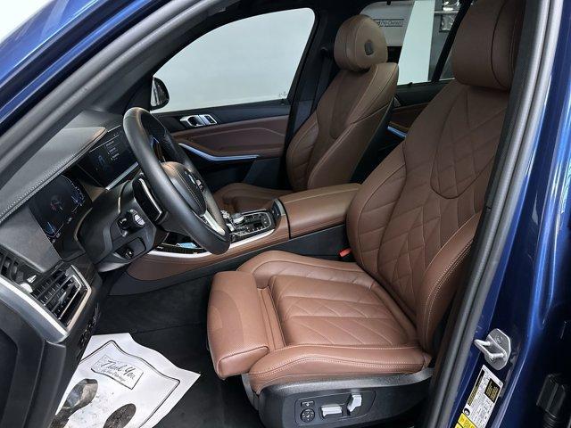 Photo of 2023 Phytonic Blue Metallic BMW X5 PHEV