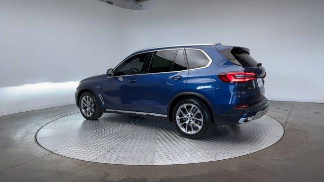 Photo of 2023 Phytonic Blue Metallic BMW X5 PHEV