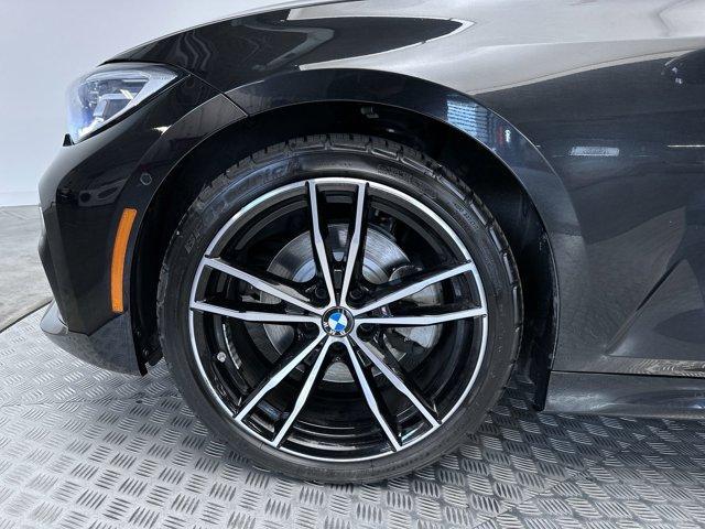 Photo of 2022 Black Sapphire Metallic BMW 330