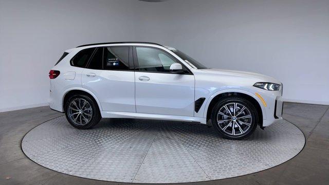 Photo of 2025 Mineral White Metallic BMW X5