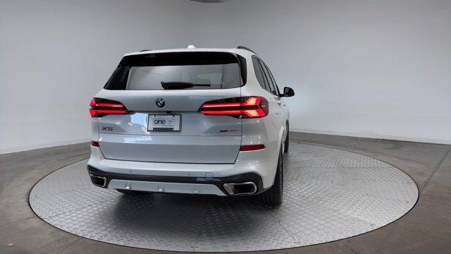 Photo of 2025 Mineral White Metallic BMW X5