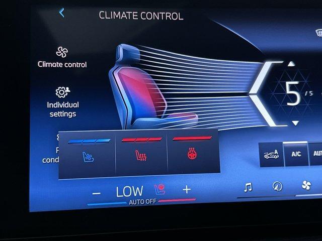 Photo of 2025 Mineral White Metallic BMW X5