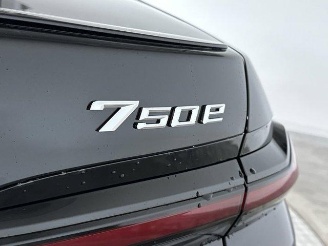 Photo of 2025 Black Sapphire Metallic BMW 750e