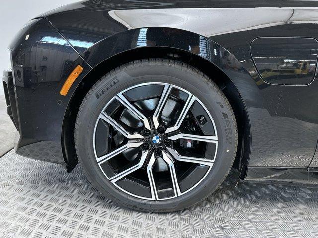 Photo of 2025 Black Sapphire Metallic BMW 750e