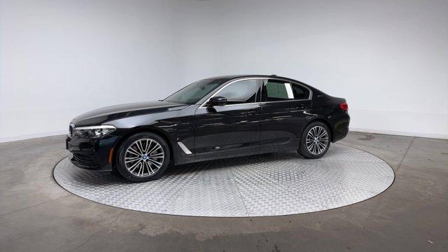 Photo of 2019 Black Sapphire Metallic BMW 530e