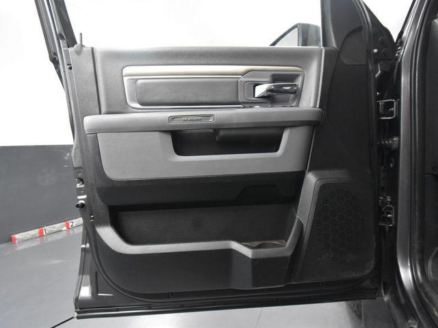 Photo of 2017 Granite Crystal Metallic Clearcoat RAM 1500