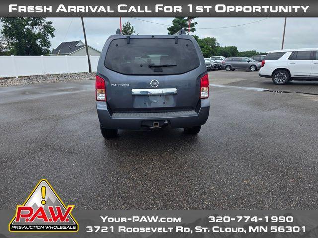 Photo of 2010 Dark Slate Metallic Nissan Pathfinder