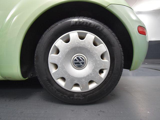 Photo of 2002 Green Metallic Volkswagen New Beetle