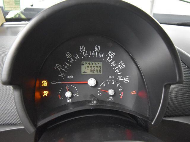 Photo of 2002 Green Metallic Volkswagen New Beetle
