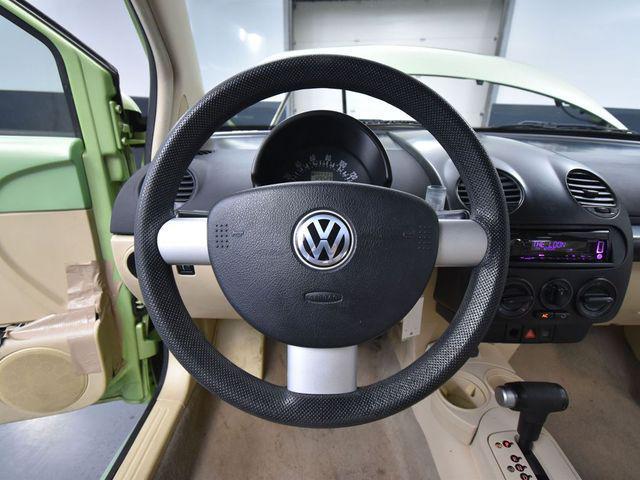 Photo of 2002 Green Metallic Volkswagen New Beetle