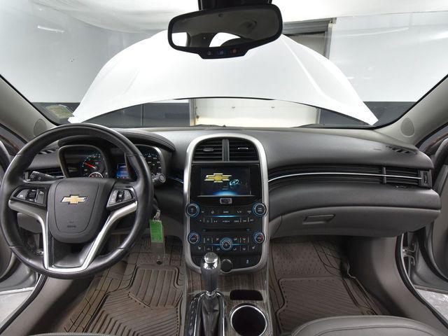 Photo of 2014 Silver Ice Metallic Chevrolet Malibu