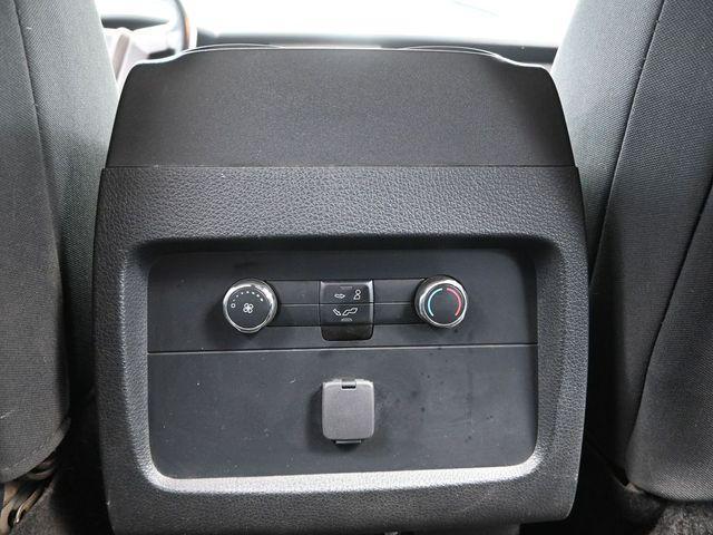Photo of 2015 OXFORD WHITE Ford Expedition