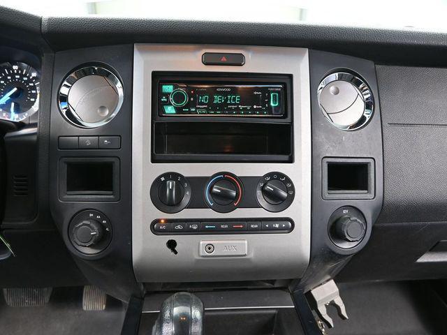 Photo of 2015 OXFORD WHITE Ford Expedition