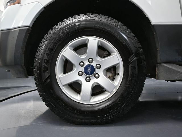 Photo of 2015 OXFORD WHITE Ford Expedition