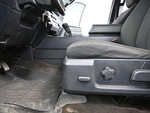Photo of 2015 OXFORD WHITE Ford Expedition