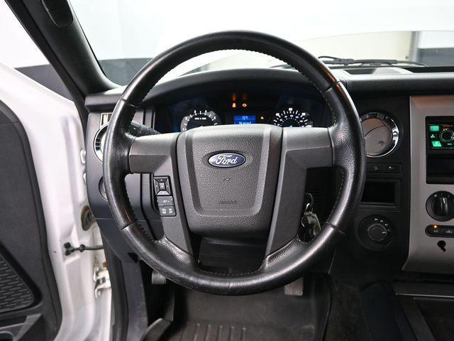 Photo of 2015 OXFORD WHITE Ford Expedition