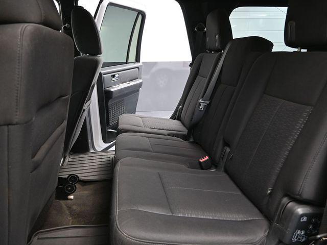 Photo of 2015 OXFORD WHITE Ford Expedition