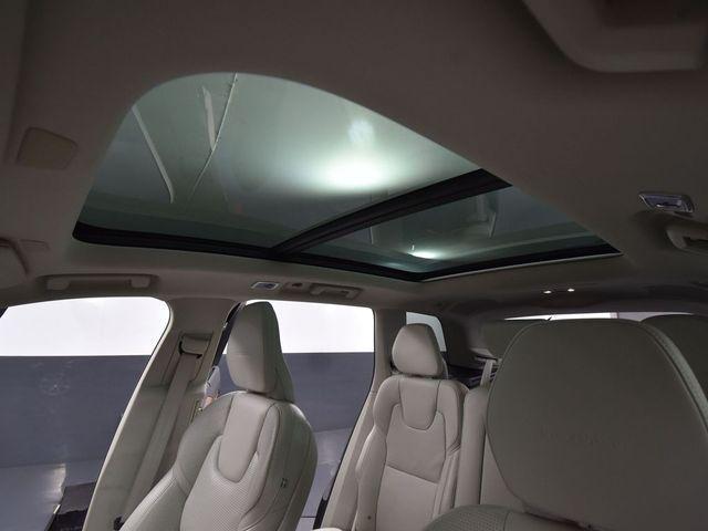 Photo of 2019 Onyx Black Metallic Volvo XC90