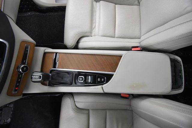 Photo of 2019 Onyx Black Metallic Volvo XC90
