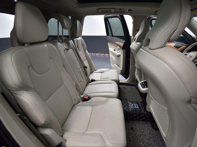 Photo of 2019 Onyx Black Metallic Volvo XC90