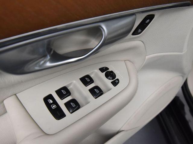 Photo of 2019 Onyx Black Metallic Volvo XC90