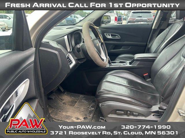 Photo of 2013 Champagne Silver Metallic Chevrolet Equinox