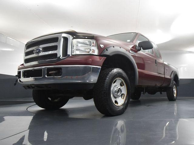 Photo of 2005 Dark Toreador Red Clearcoat Ford F-350