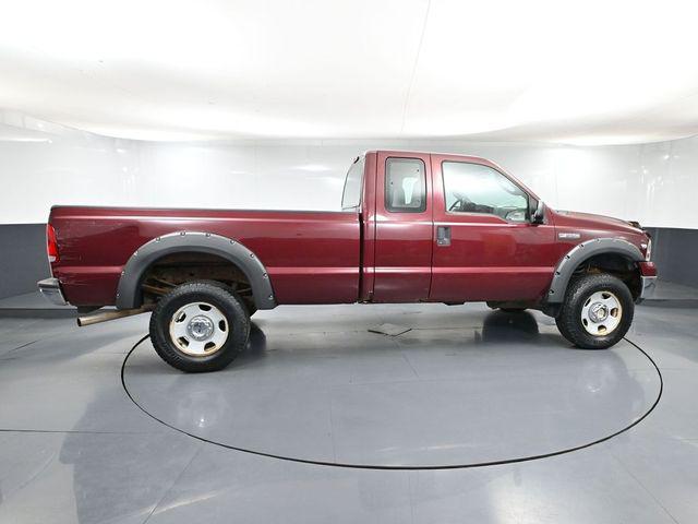 Photo of 2005 Dark Toreador Red Clearcoat Ford F-350