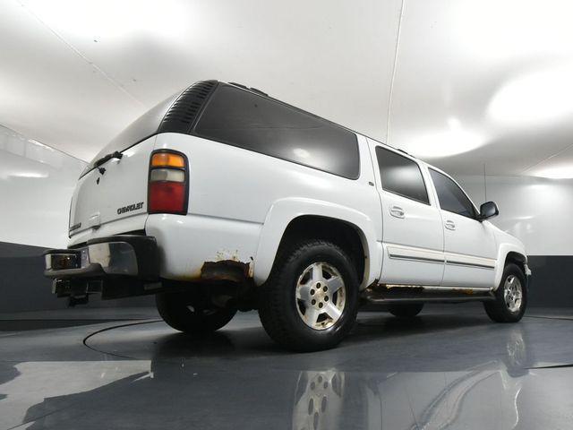 Photo of 2004 Summit White Chevrolet Suburban