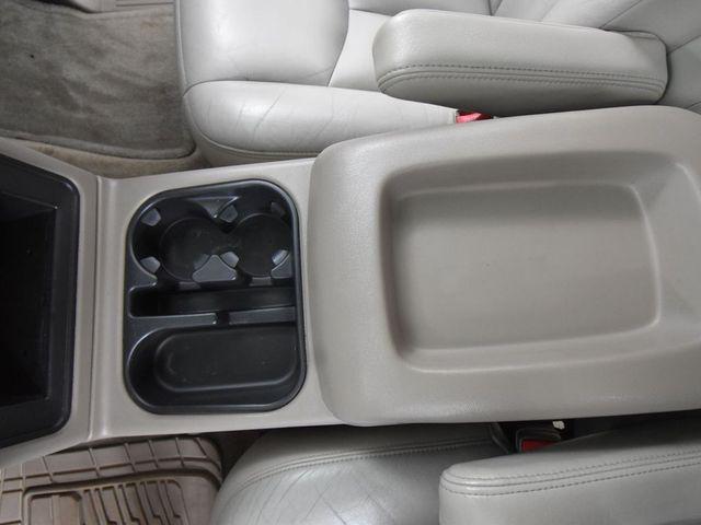 Photo of 2004 Summit White Chevrolet Suburban