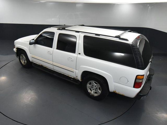 Photo of 2004 Summit White Chevrolet Suburban