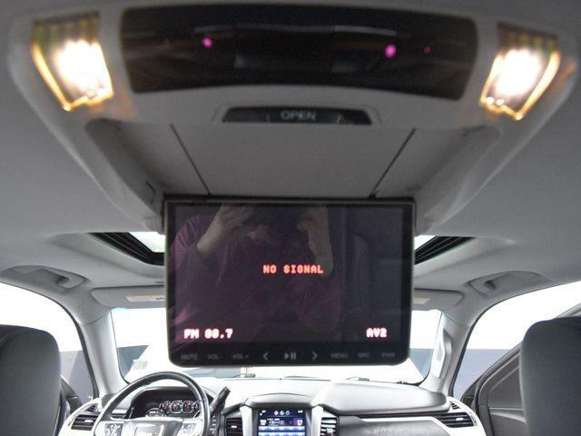 Photo of 2015 Quicksilver Metallic GMC Yukon