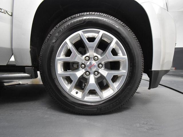 Photo of 2015 Quicksilver Metallic GMC Yukon