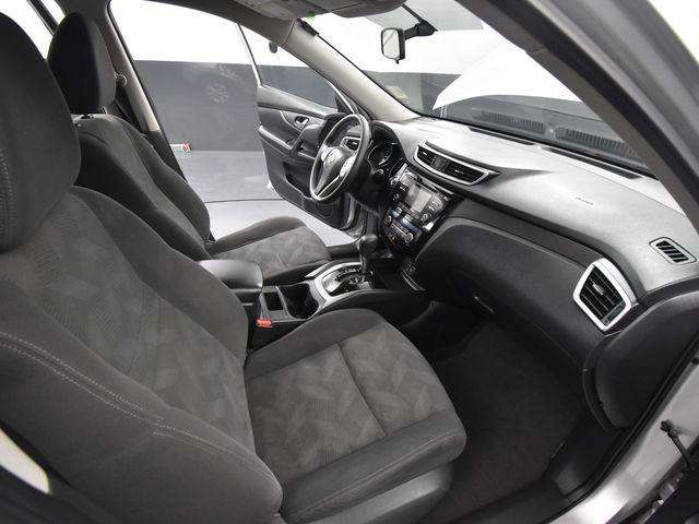 Photo of 2016 Brilliant Silver Nissan Rogue