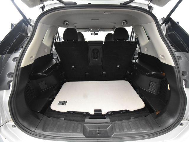 Photo of 2016 Brilliant Silver Nissan Rogue