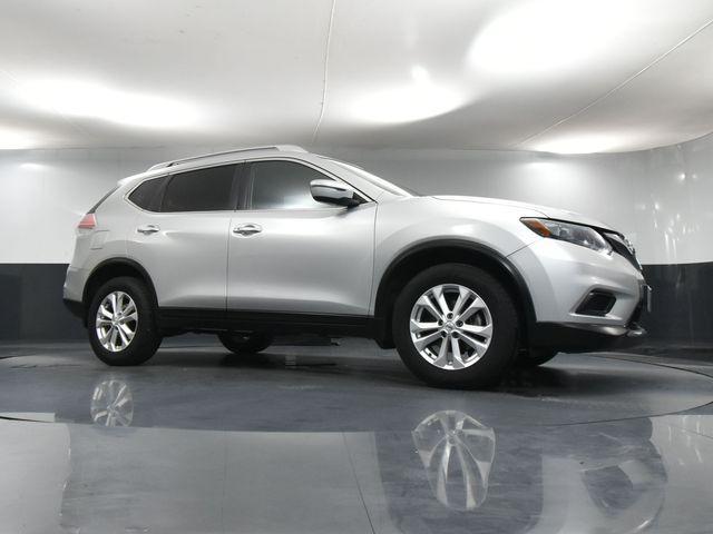 Photo of 2016 Brilliant Silver Nissan Rogue