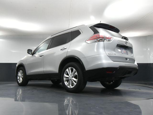 Photo of 2016 Brilliant Silver Nissan Rogue