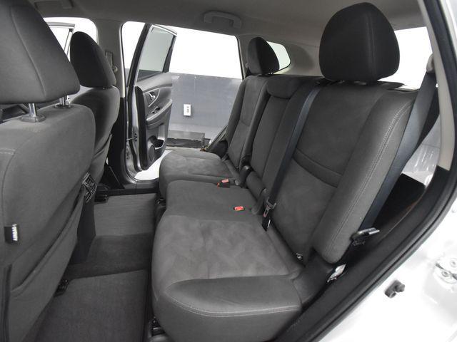 Photo of 2016 Brilliant Silver Nissan Rogue