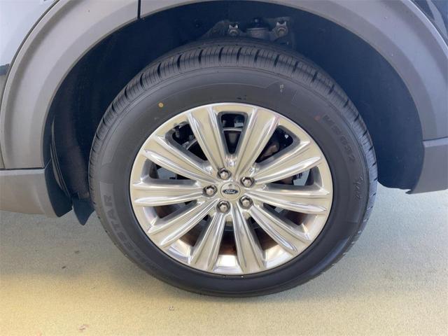 Photo of 2020 Agate Black Metallic Ford Explorer