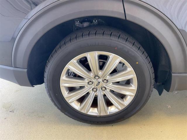 Photo of 2020 Agate Black Metallic Ford Explorer