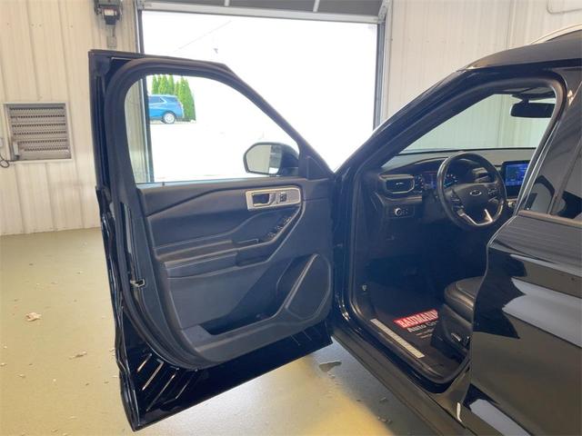 Photo of 2020 Agate Black Metallic Ford Explorer