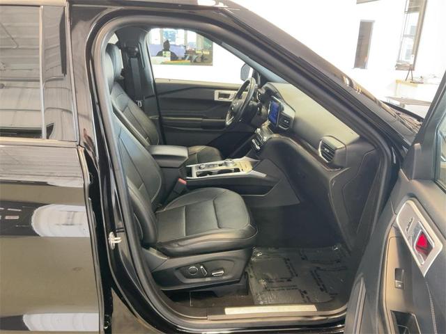 Photo of 2020 Agate Black Metallic Ford Explorer