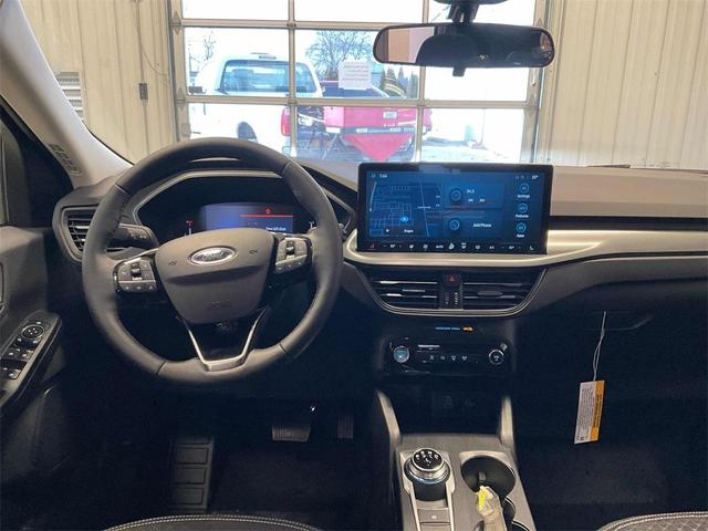 Photo of 2025 Rapid Red Metallic Tinted Clearcoat Ford Escape