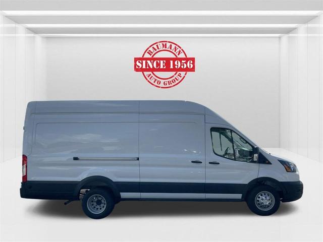 Photo of 2025 Oxford White Ford Transit-350
