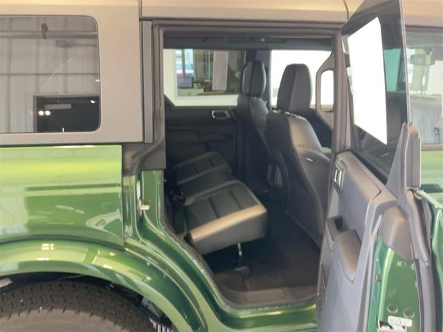 Photo of 2025 Green Ford Bronco