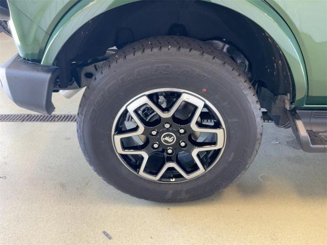 Photo of 2025 Green Ford Bronco