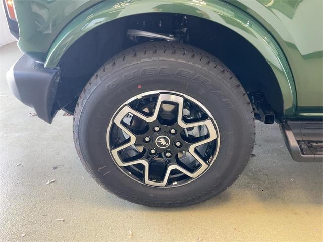 Photo of 2025 Green Ford Bronco