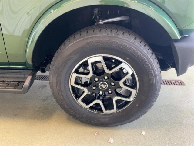 Photo of 2025 Green Ford Bronco